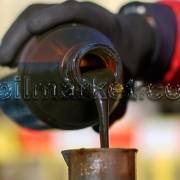 بررسی بازار نفت ترش و شیرین در شروع سال 2024